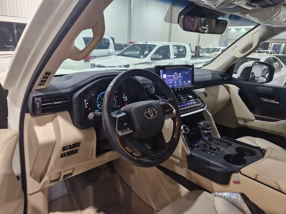 تويوتا لاندكروزر GXR4 2025 