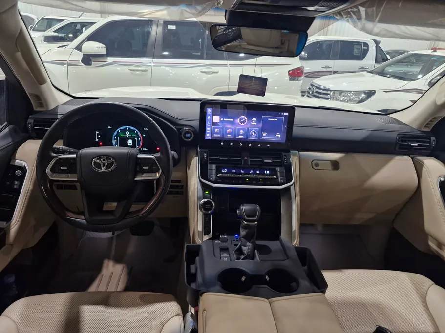 تويوتا لاندكروزر GXR4 2025 