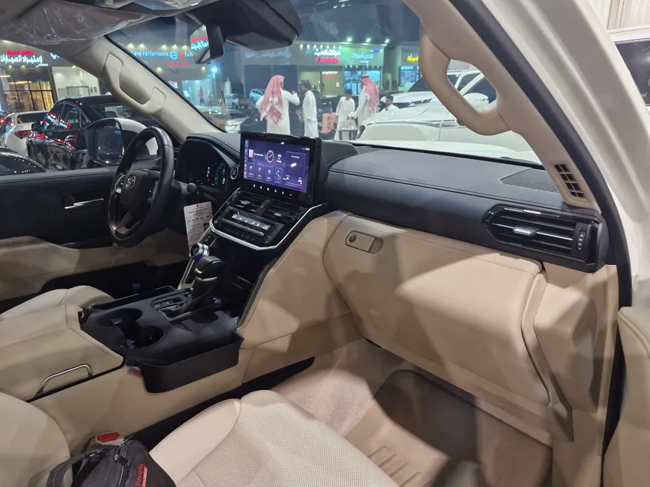 تويوتا لاندكروزر GXR4 2025 