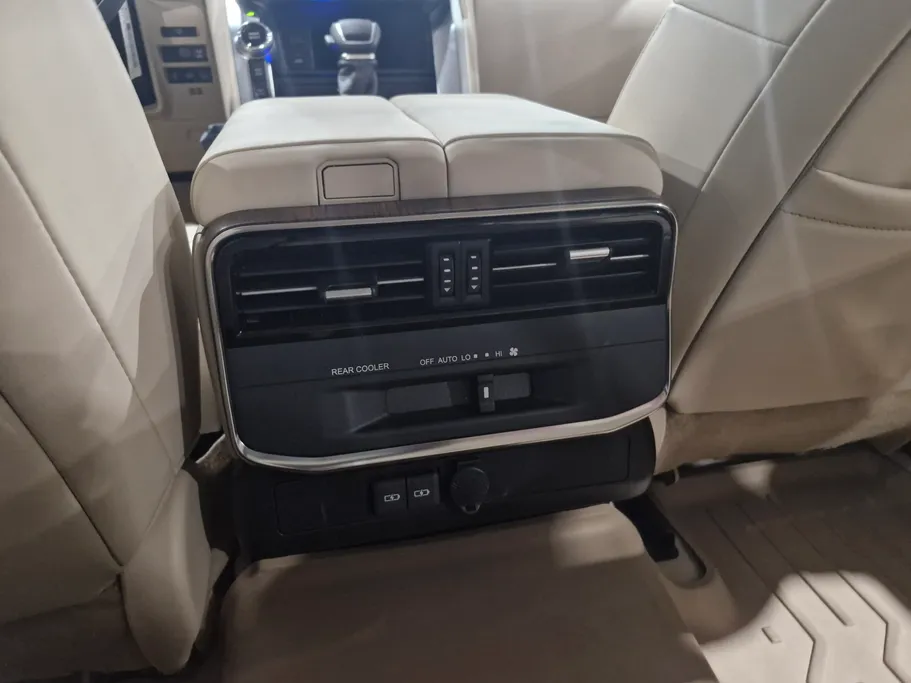 تويوتا لاندكروزر GXR4 2025 