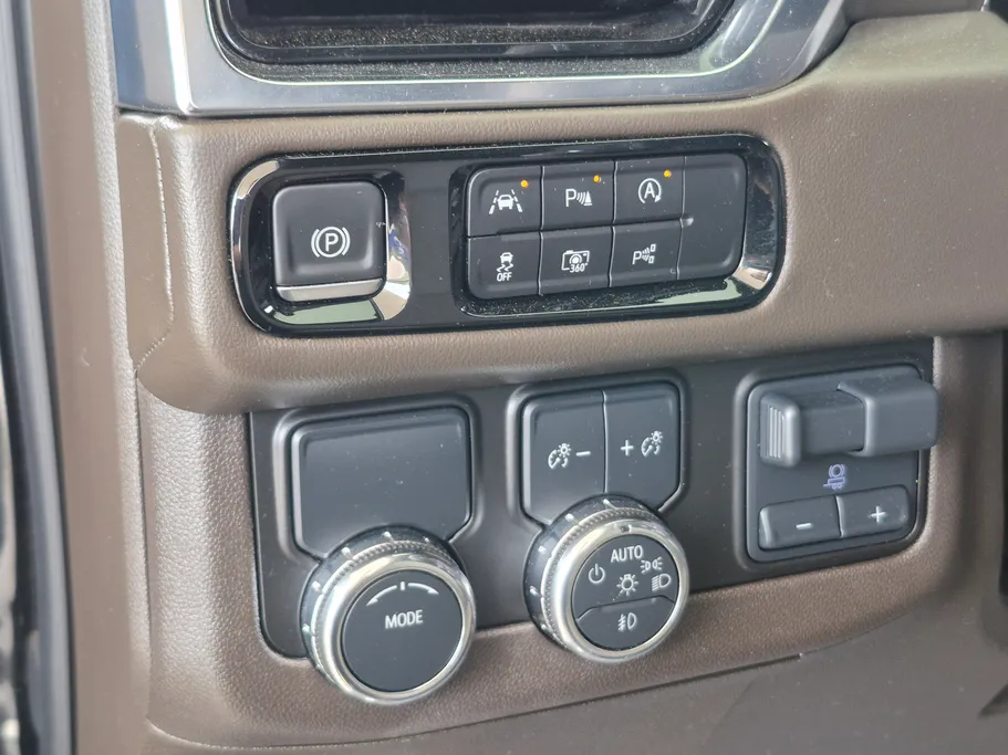 2025 GMC Yukon Elevation 