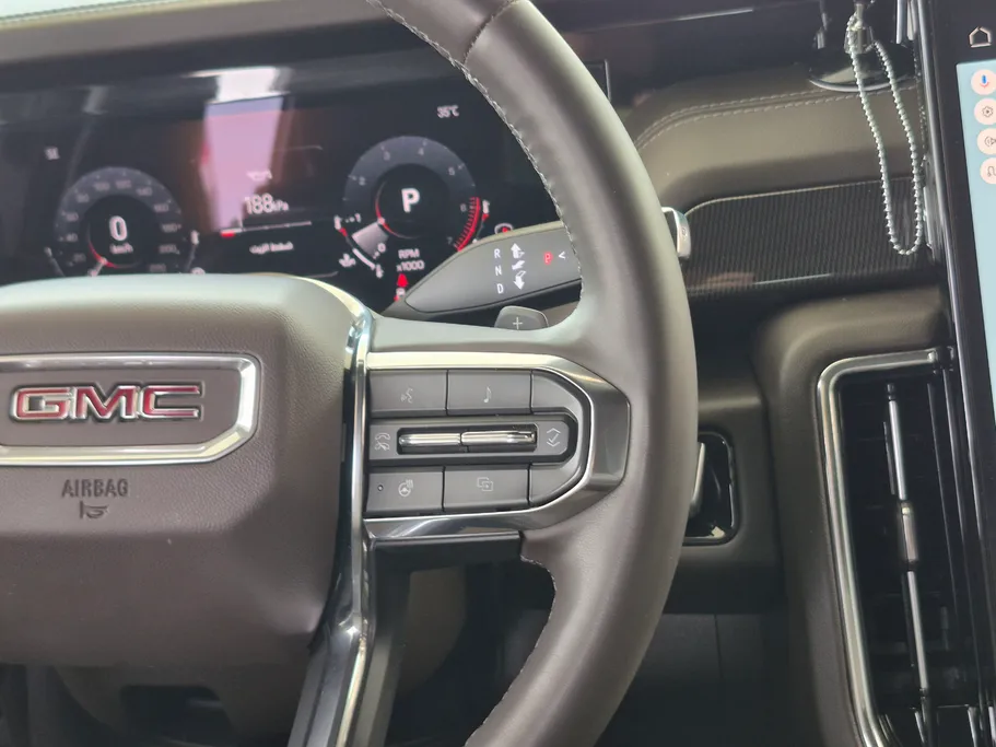 2025 GMC Yukon Elevation 