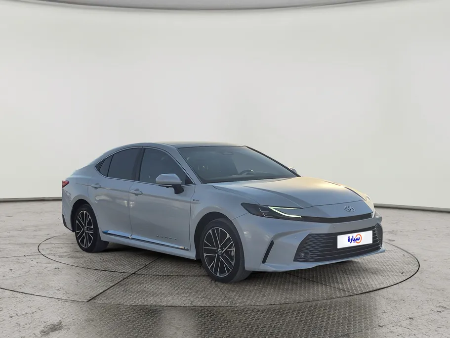 2025 Toyota Camry  lumiere 