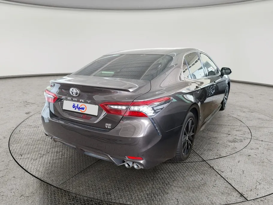 2022 Toyota Camry  SE V6 
