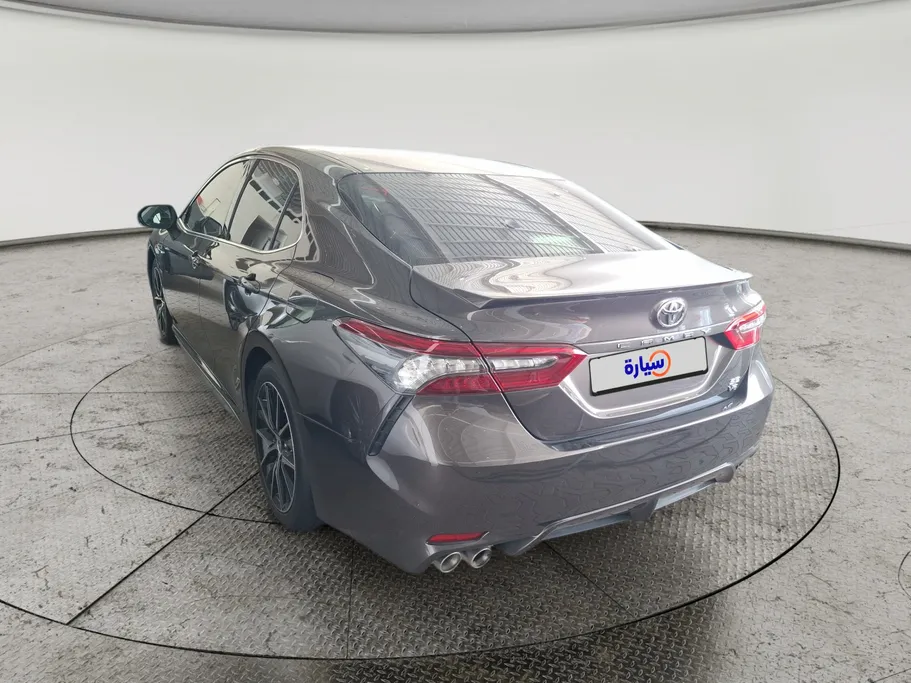2022 Toyota Camry  SE V6 