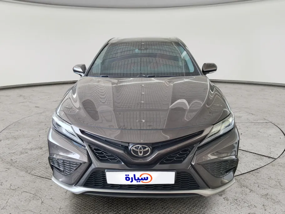 2022 Toyota Camry  SE V6 
