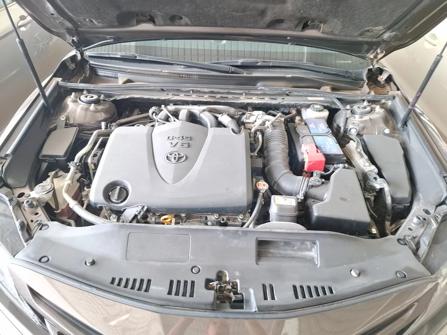 2022 Toyota Camry  SE V6 