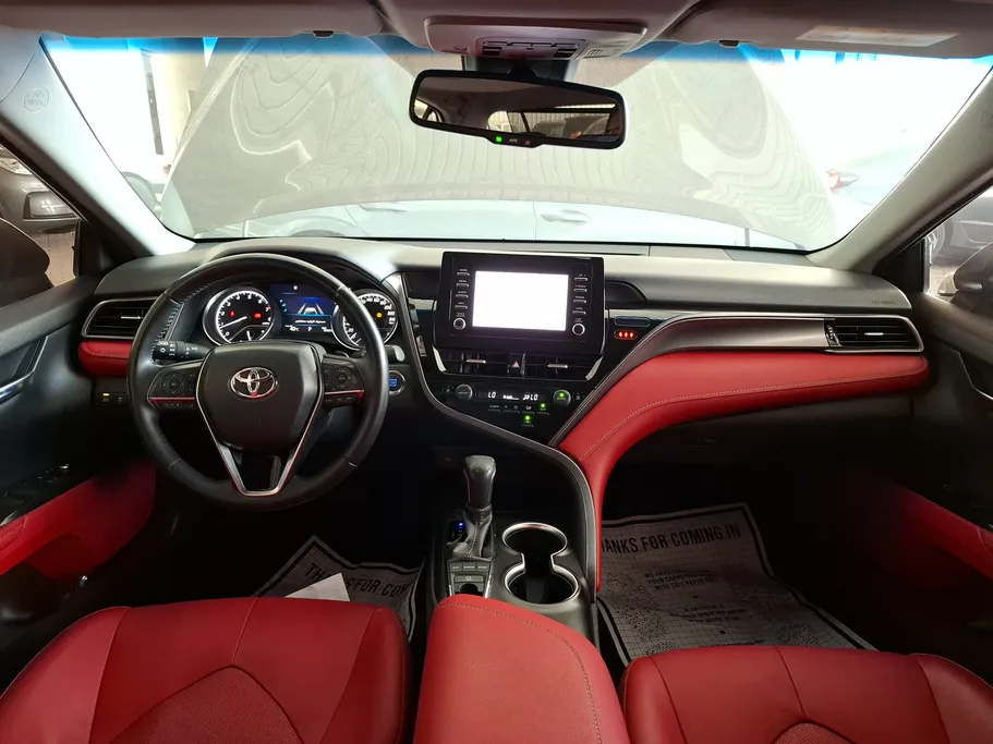 2022 Toyota Camry  SE V6 