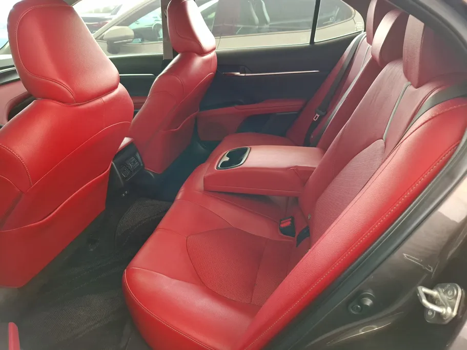 2022 Toyota Camry  SE V6 
