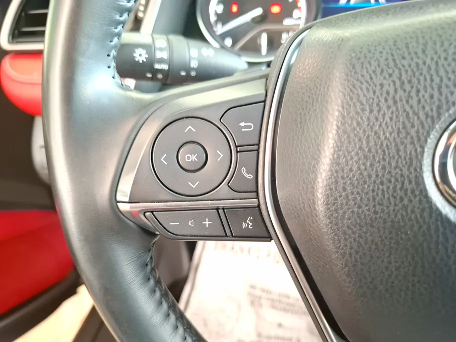2022 Toyota Camry  SE V6 