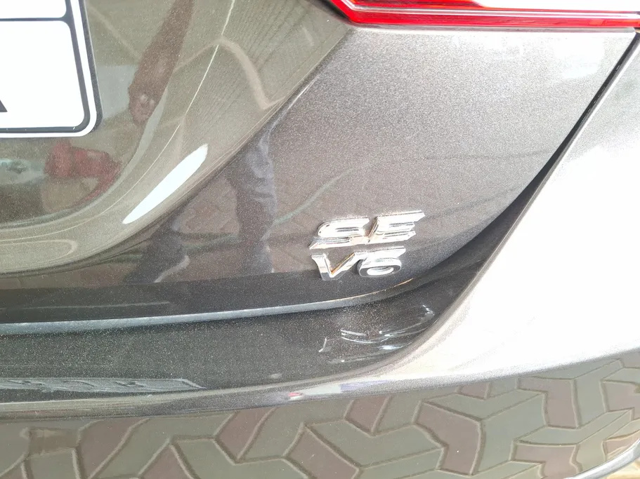 2022 Toyota Camry  SE V6 