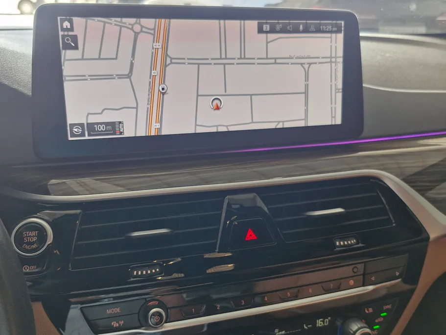 بي ام دبليو الفئة الخامسة 520i 2023 