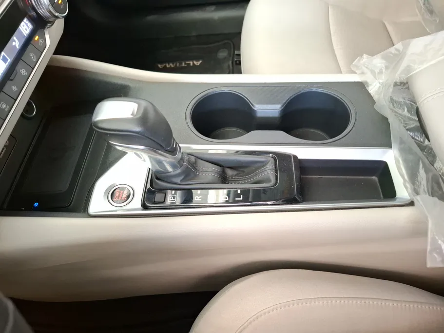 2022 Nissan Altima SV 