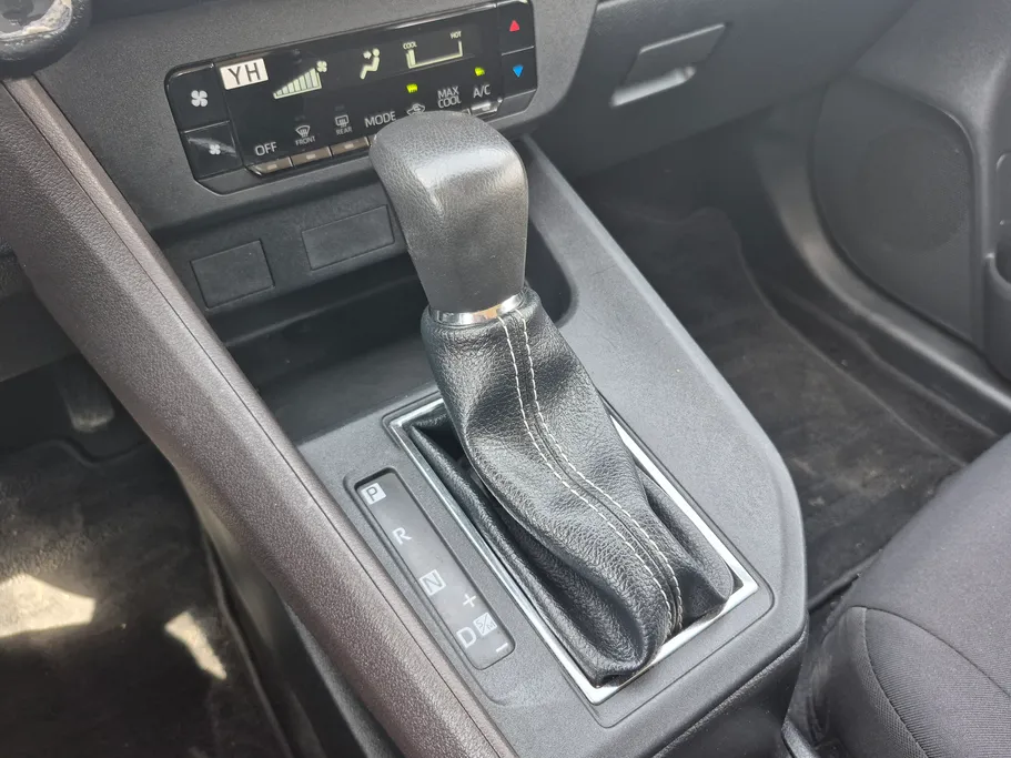 تويوتا يارس Y 2024 
