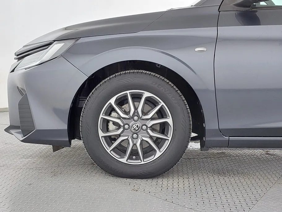 2023 Toyota Yaris  Y 