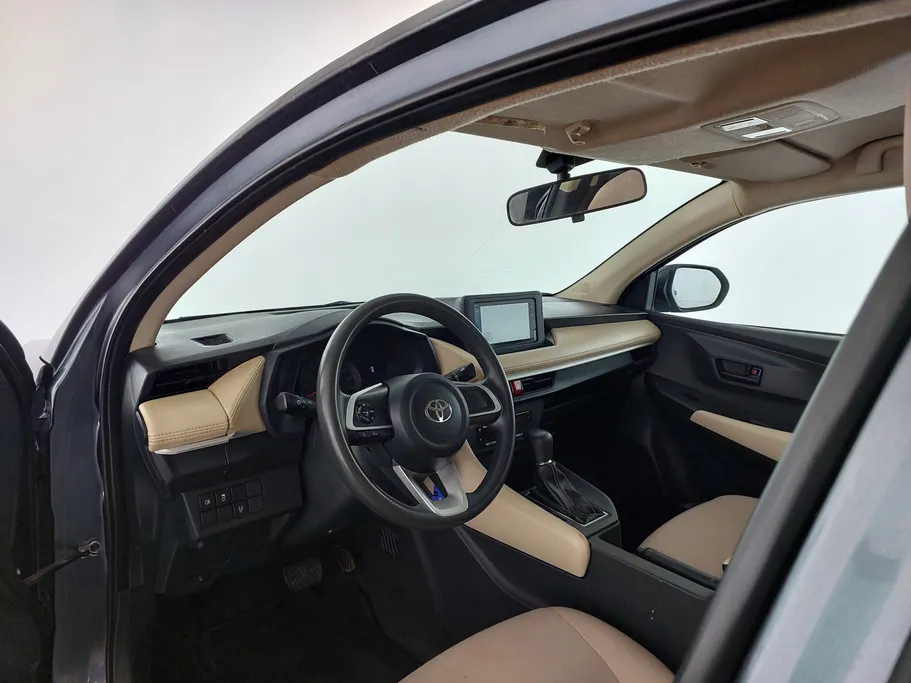 2023 Toyota Yaris  Y 