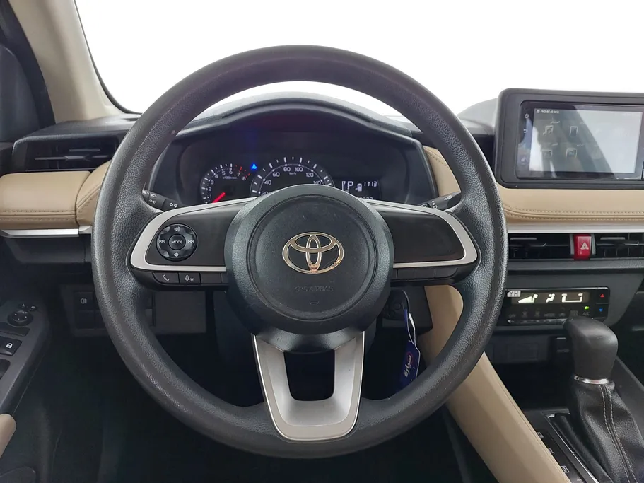 2023 Toyota Yaris  Y 
