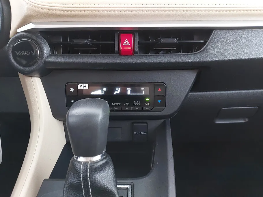 2023 Toyota Yaris  Y 