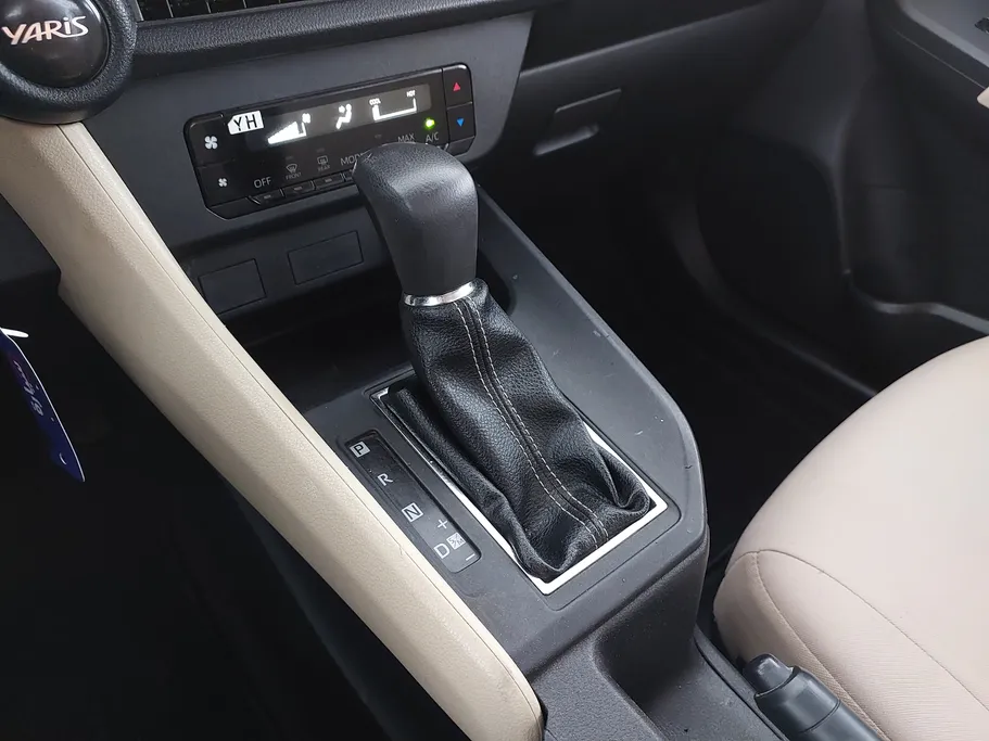 2023 Toyota Yaris  Y 