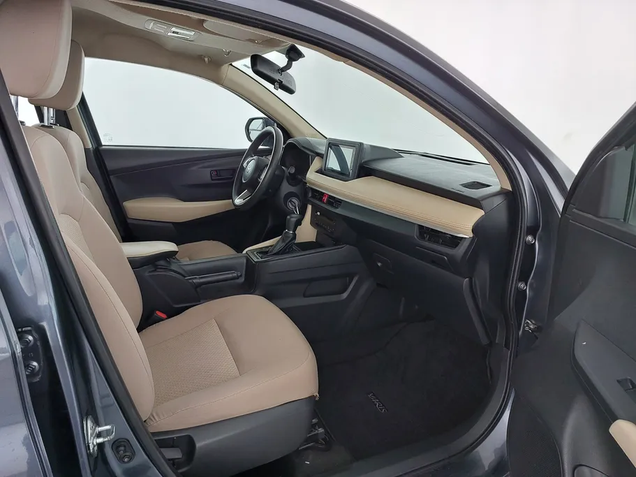 2023 Toyota Yaris  Y 