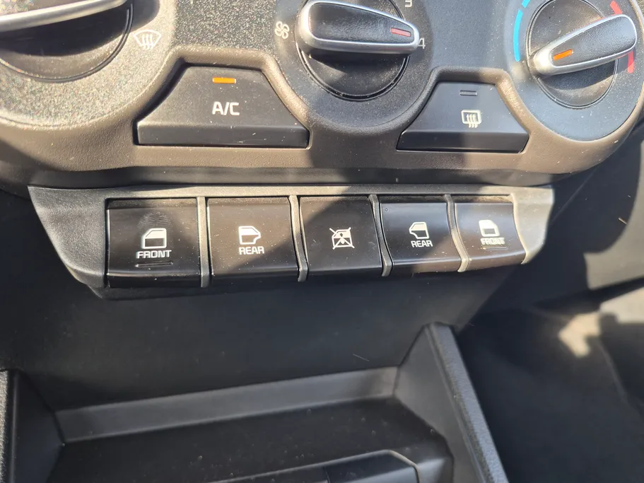 2024 Kia Pegas LX 