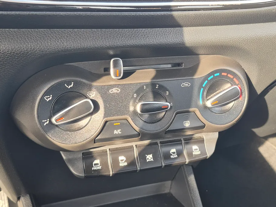 2024 Kia Pegas LX 