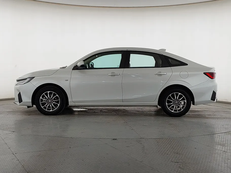 2023 Toyota Yaris  Y 