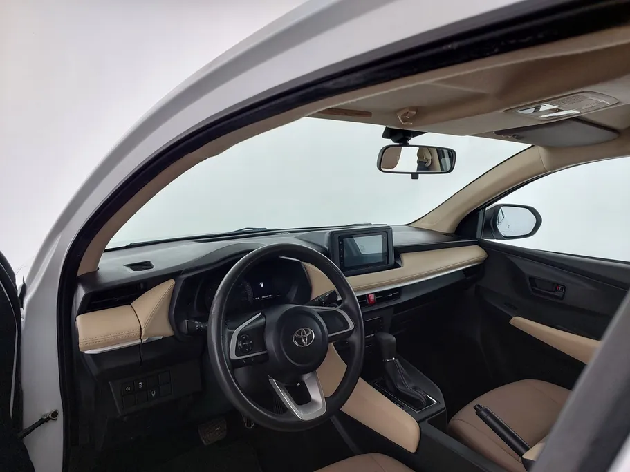 2023 Toyota Yaris  Y 