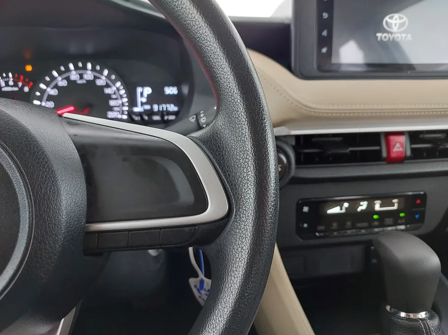 2023 Toyota Yaris  Y 