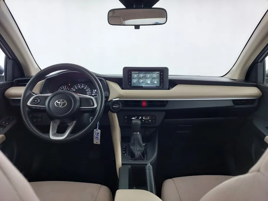 2023 Toyota Yaris  Y 