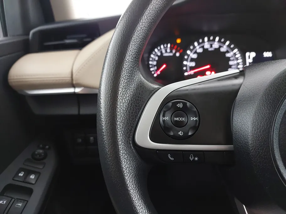 2023 Toyota Yaris  Y 