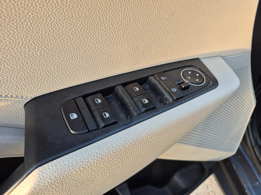 2023 Kia Carens LX S2 