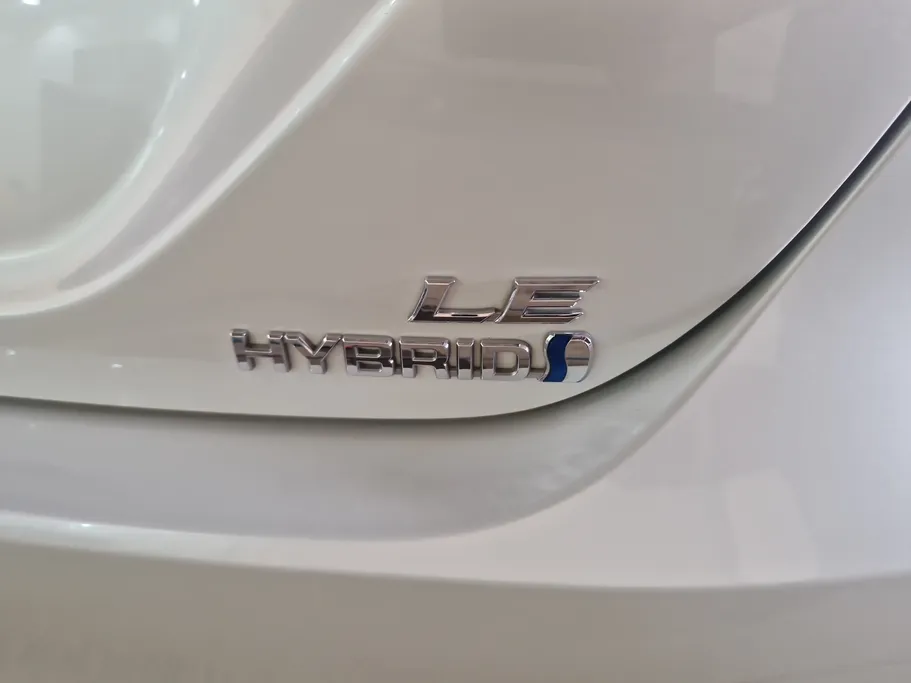 تويوتا كامري LE HEV 2023 