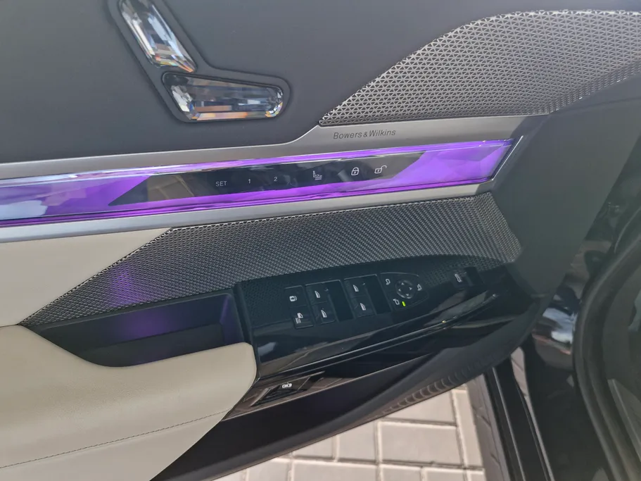 بي ام دبليو الفئة السابعة 735i 2023 