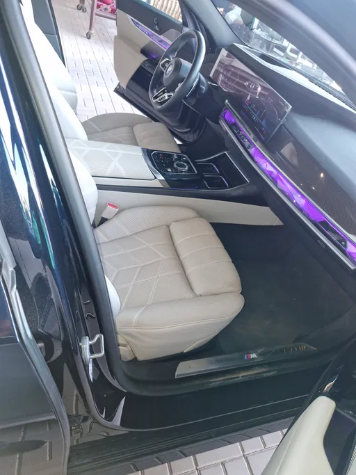 بي ام دبليو الفئة السابعة 735i 2023 