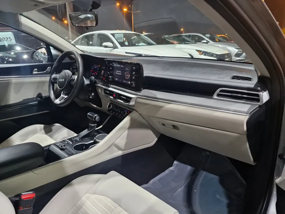 2023 Kia K5 LX 