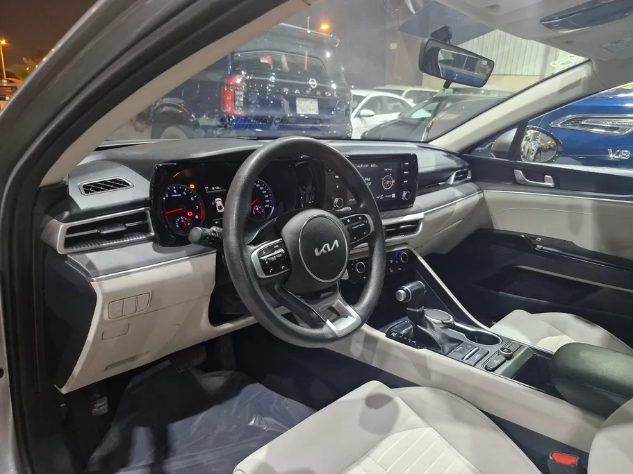 2023 Kia K5 LX 