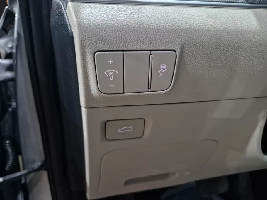 2023 Kia K5 LX 