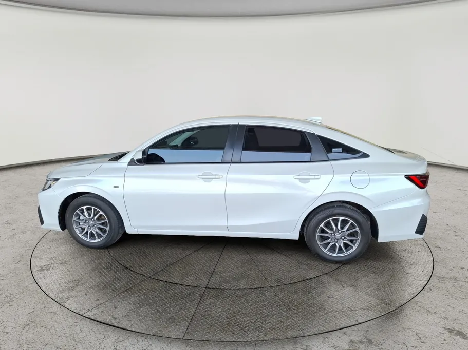 2024 Toyota Yaris  Y 