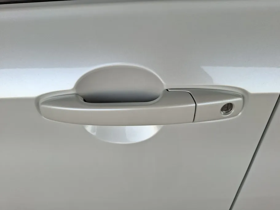 2024 Toyota Yaris  Y 