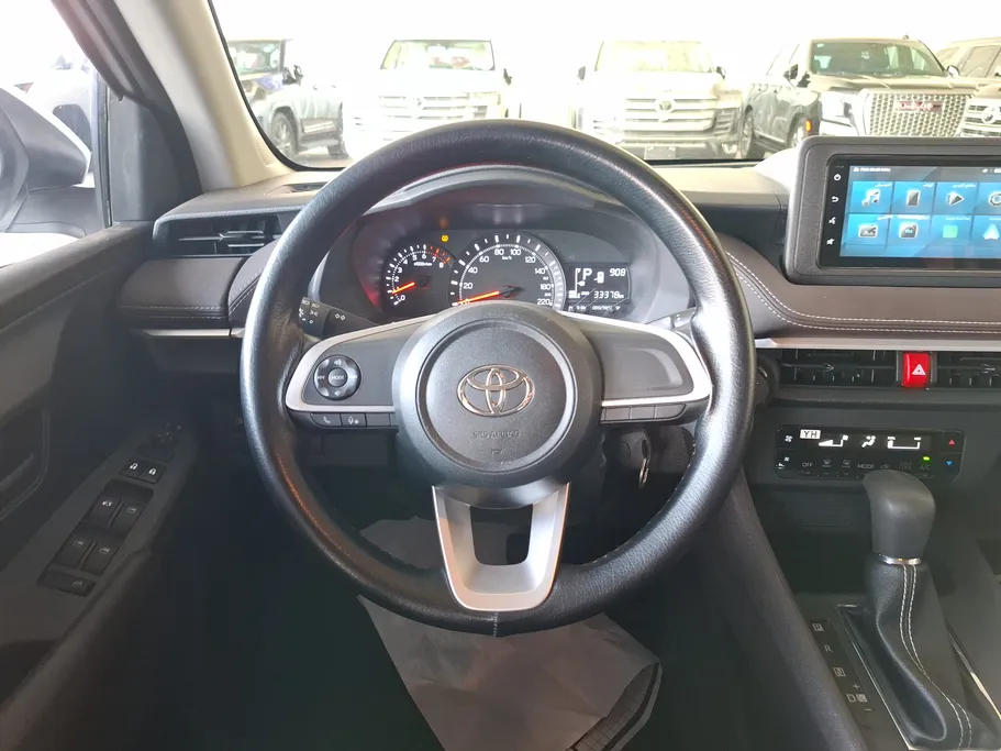 2024 Toyota Yaris  Y 
