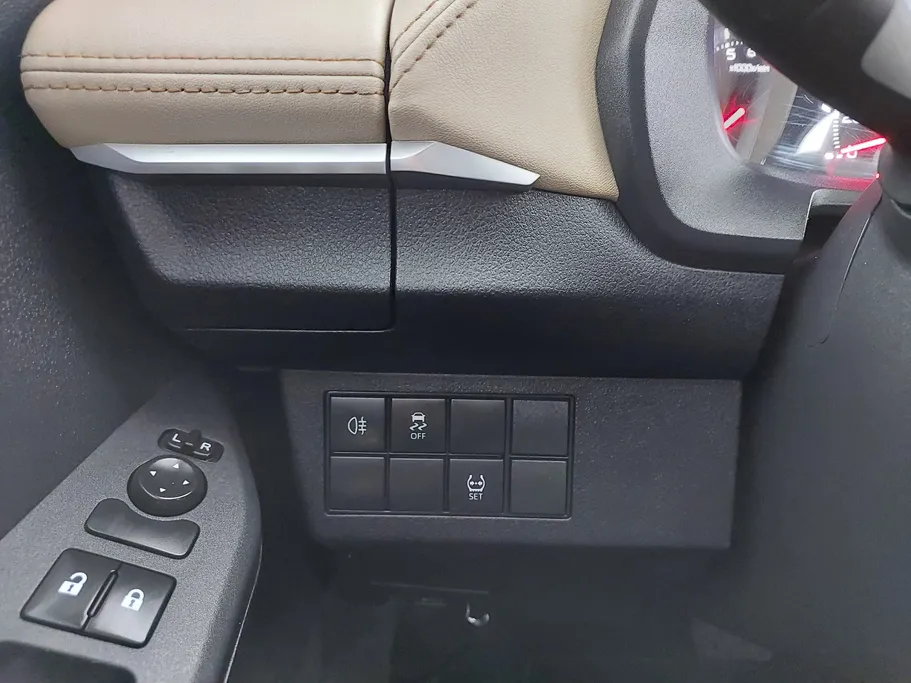 2023 Toyota Yaris  Y 
