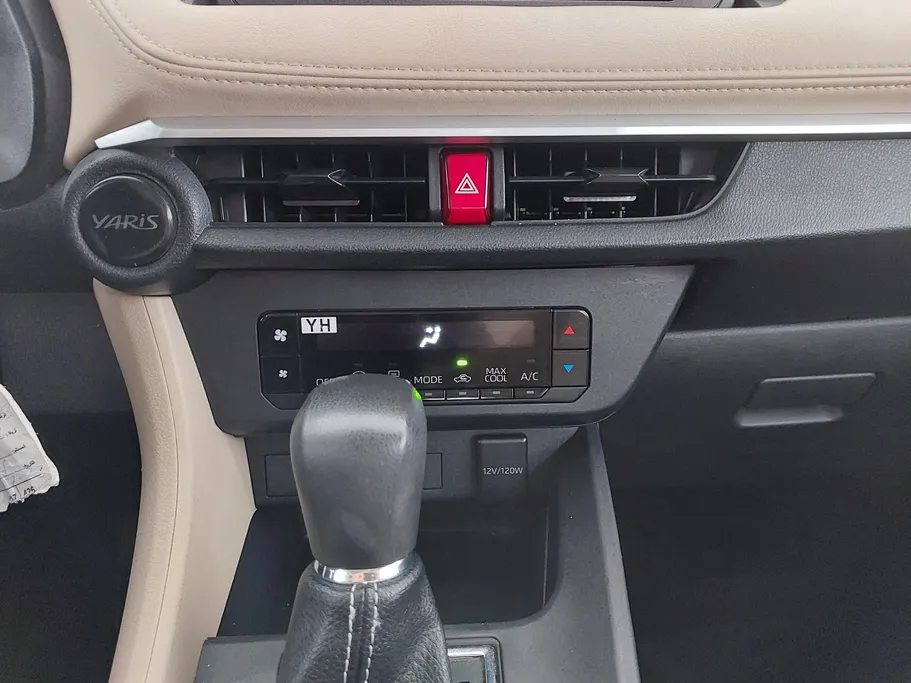 2023 Toyota Yaris  Y 