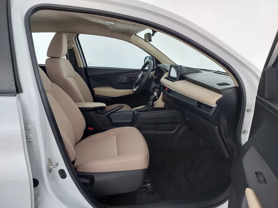 2023 Toyota Yaris  Y 