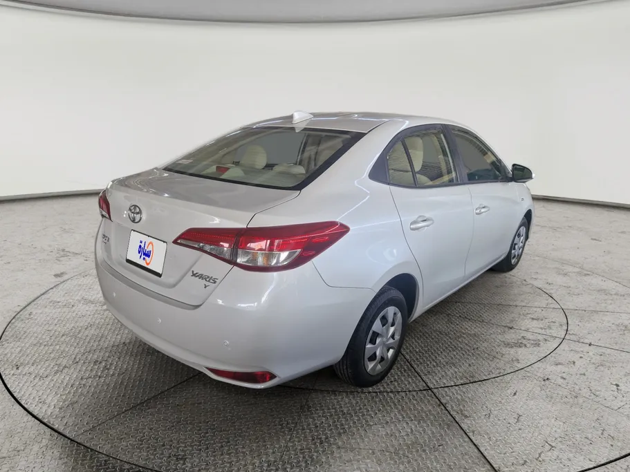 2021 Toyota Yaris  Y 