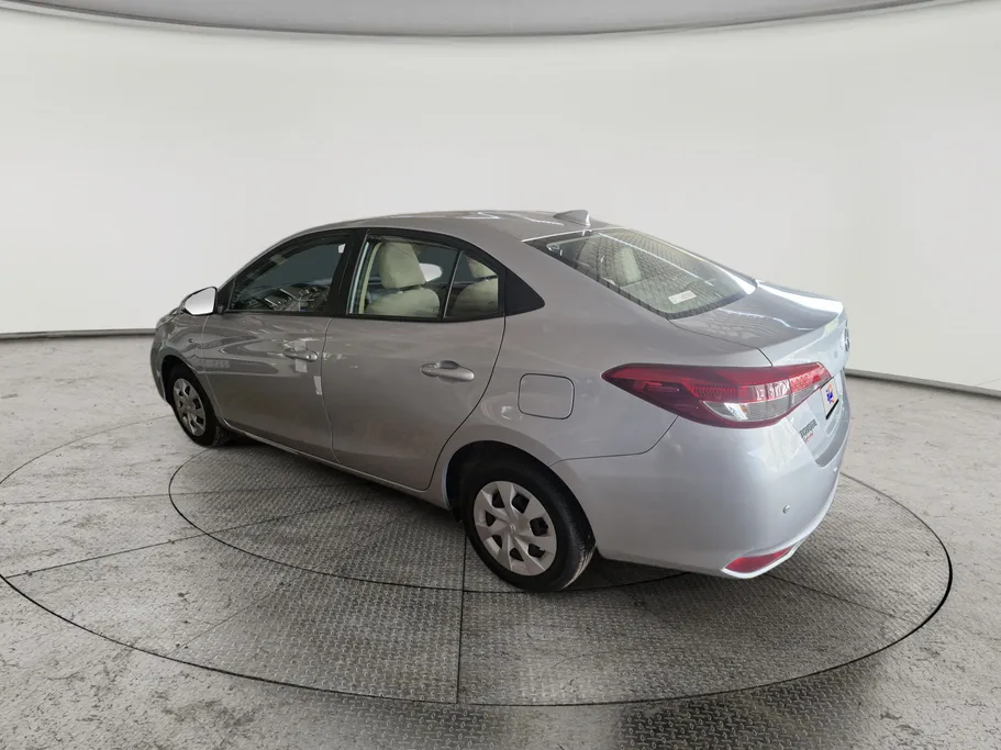 2021 Toyota Yaris  Y 