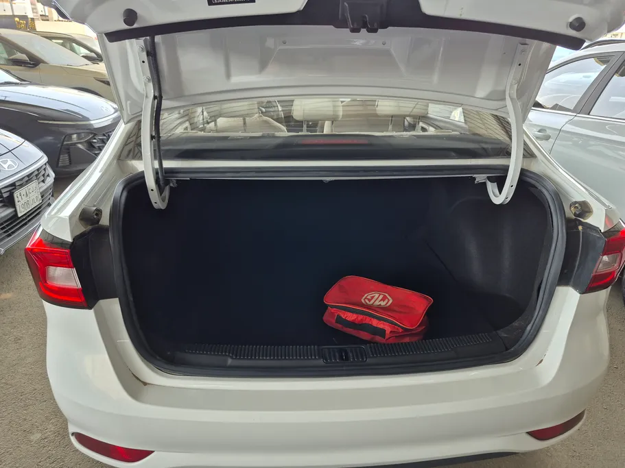 2023 MG 5 STD 