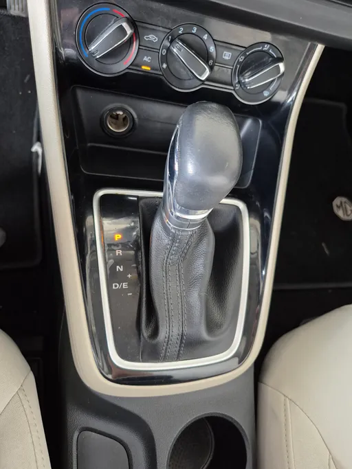 2023 MG 5 STD 