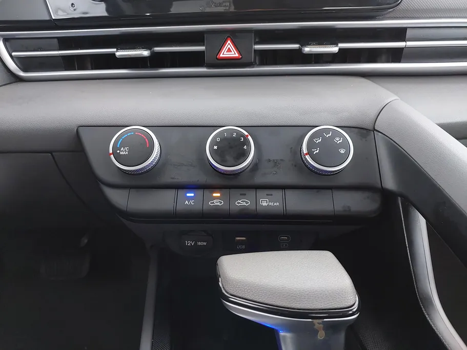 2025 Hyundai Elantra Fleet 