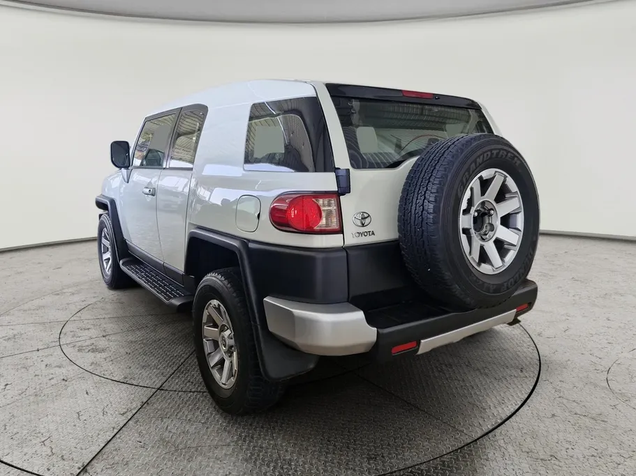 تويوتا اف جي FJ Cruiser 2023 